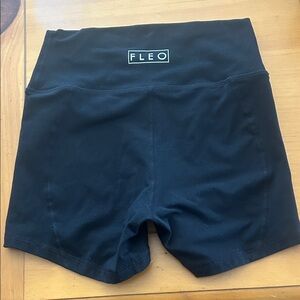 Fleo Black - True High Short 4”